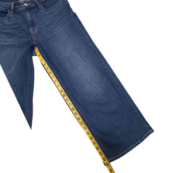 Old Navy High-Waisted Wow Crop Wide-Leg Jeans Dark Wash Size 6 - Picture 10 of 15